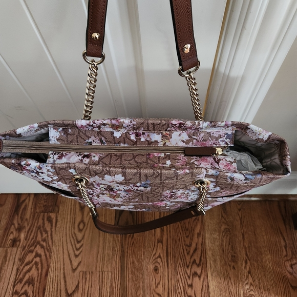 New Calvin Klein tote. Beautiful floral pattern. Perfect for Easter,Spring. - Picture 4 of 5